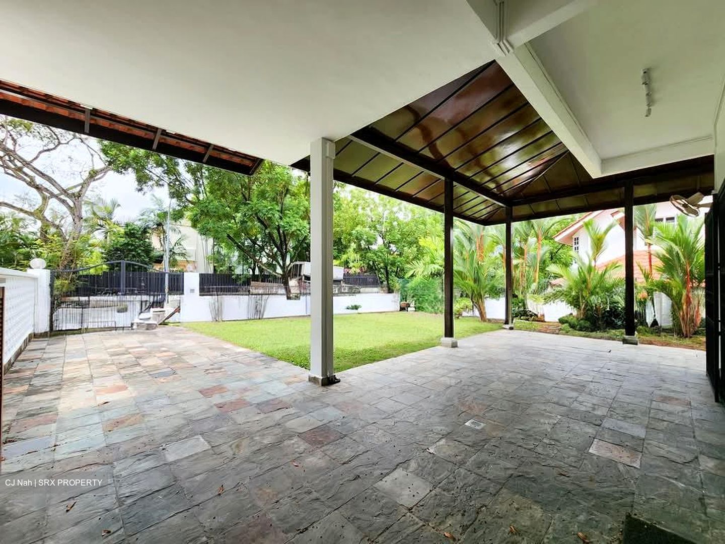 Grove Drive (D10), Semi-Detached #592827021